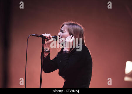 Die englische Trip Hop Band Portishead führt ein Live Konzert beim Roskilde Festival 2011. Hier Sängerin Beth Gibbons ist live auf der Bühne. Dänemark 01/07 2011. Stockfoto