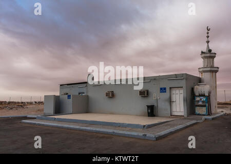 Ein strassenrand Moschee an einer Tankstelle in der Nähe von Riyadh Stockfoto