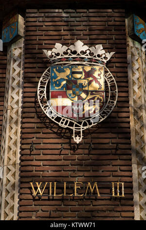 Sockel der Statue zu Ehren von Willem III (Wilhelm von Oranien) in Breda, Niederlande. Die niederländischen Herrscher wurde der König von England. Stockfoto