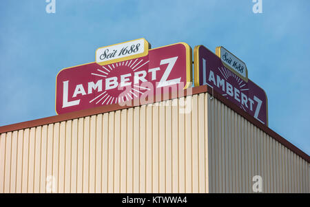 Lambertz Logo auf einem Fabrikgebäude. Die Lambertz-gruppe ist ein Aachener Printen- und Schokoladenfabrik Henry Lambertz 1688 gegründet und eine Herstellung Stockfoto