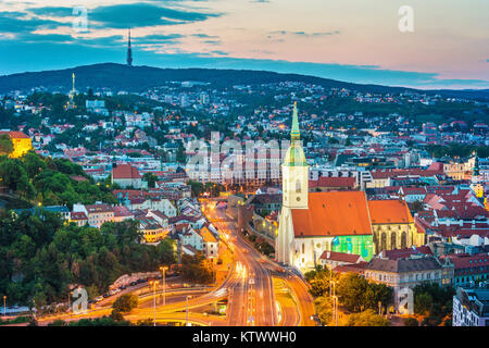 St. Martins Dom in der Nähe von Donau und der Altstadt von Bratislava, Hauptstadt der Slowakei, Bratislava, Slowakei Stockfoto