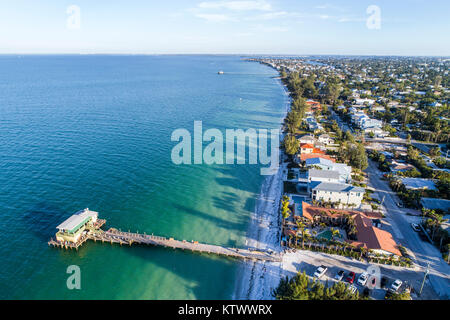 Anna Maria Island Florida, Rod & Reel Pier, Tampa Bay, Strand, Häuser am Strand, Luftaufnahme von oben, FL17121462d Stockfoto