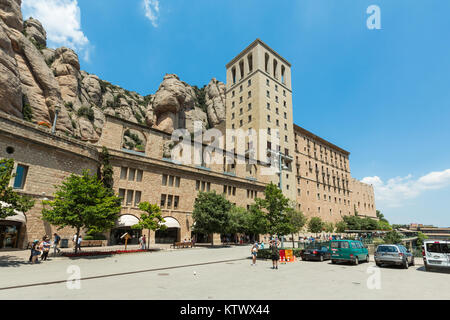 BARCELONA, SPANIEN - 25. Juni 2015: die Menschen in Santa Maria de Montserrat Abtei in Roquetas de Mar, Katalonien, Spanien Stockfoto