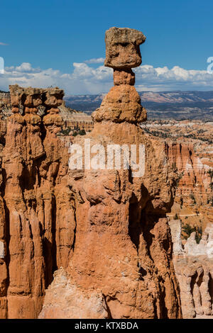 Blick auf Thor's Hammer von den Navajo Loop Trail im Bryce Canyon National Park, Utah, Vereinigte Staaten von Amerika, Nordamerika Stockfoto