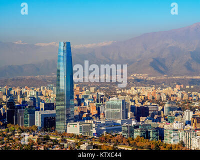 Mit Gran Torre Providencia Santiago von der Metropolitan Park, Santiago, Chile, Südamerika gesehen Stockfoto