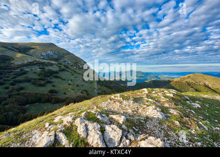 Monte Cucco bei Sonnenuntergang, Monte Cucco Park, Apennin, Umbrien, Italien, Europa Stockfoto