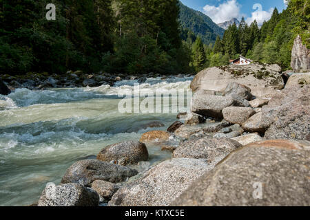 Fluss Sarca und Adamello Gebirge, Genova Tal, Trentino, Italien, Europa Stockfoto