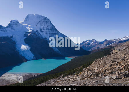 Der höchste Berg der kanadischen Rockies, Mount Robson, das Berg See von den Mumm Basin trail gesehen, Weltkulturerbe der UNESCO, Kanadische Rocki Stockfoto