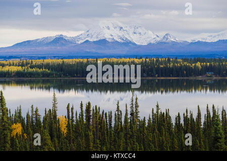 Wrangell-St. Elias National Park Landschaft aus dem Willow Lake, Weltkulturerbe der UNESCO, Alaska, Vereinigte Staaten von Amerika, Nordamerika Stockfoto