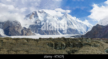 Engilchek Gletscher und Khan Tengri Berg, zentralen Tian Shan Gebirge, Grenze zwischen Kirgistan und China, Kirgistan, Zentralasien, Asien Stockfoto