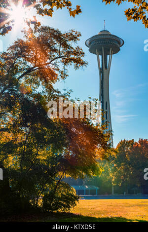 Space Needle in Seattle International Brunnen Park im Herbst, Seattle, Washington, Vereinigte Staaten von Amerika, Nordamerika Stockfoto