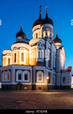 Die Außenseite des Russisch-orthodoxe Alexander-Newski-Kathedrale in der Nacht, auf dem Domberg, Altstadt, UNESCO-Weltkulturerbe, Tallinn, Estland, Europa Stockfoto