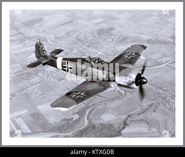 FOCKE-WULF 190 1940 WELTKRIEG 2 der deutschen Luftwaffe auf Patrouille der US-Amerikanischen Luftwaffe Bomber mit einem Focke-Wulf 190 Würger Jagdflugzeug von BMW den Motor während des WW2 aktiviert Stockfoto