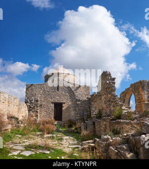 Ruinierte Kloster Timios Stavros in der Nähe von Dorf Anogyra Cypros Stockfoto