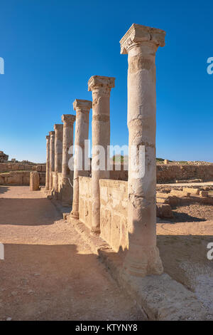 Antike Tempel Spalten in Kato Paphos Archäologischen Park in die Stadt Paphos, Zypern. Stockfoto