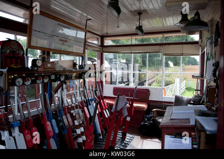 Innenraum der Wittersham Straße Signalbox, auf der Kent und East Sussex Railway Stockfoto