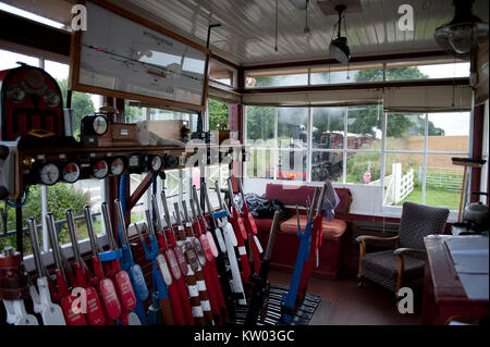 Innenraum der Wittersham Straße Signalbox, auf der Kent und East Sussex Railway Stockfoto