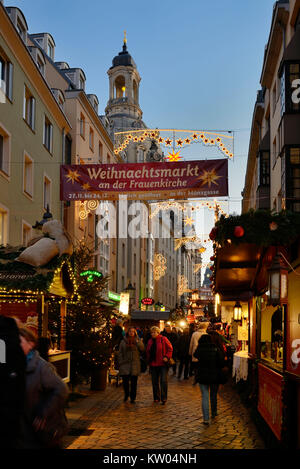 Dresden, Münze Lane, Weihnachtsmarkt in der Kirche Unserer Lieben Frau, Münzgasse, Weihnachtsmarkt an der Frauenkirche Stockfoto