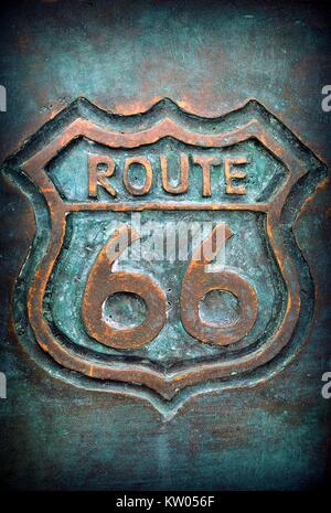 Route 66 Schild in Bronze mit Farbe. Stockfoto