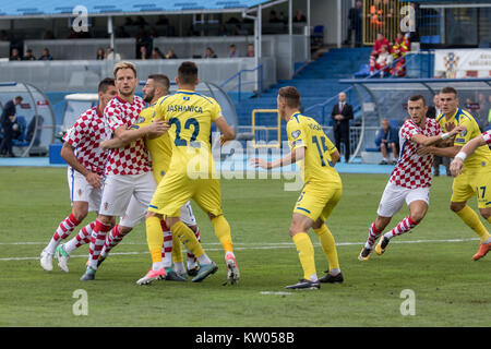 ZAGREB, KROATIEN - September 03, 2017: European Qualifier für FIFA WM 2018 Russland. Kosovo Kroatien vs. Ivan Rakitic (7) und Ivan PERISIC (4) Stockfoto