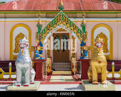 Detail der Shwe Sayan Pagode in Dala Township, über den Yangon River von Yangon. Stockfoto