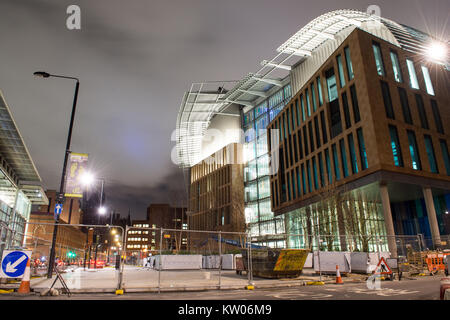 London, England, UK - Februar 1, 2016: Bau nähert sich der Fertigstellung auf der Francis Crick Institut, Europas größte biomedizinische Forschungseinrichtung, n