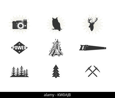Outdoor Adventure silhouette Symbole gesetzt. Klettern und Camping formen Kollektion. Einfache schwarze Piktogramme bündeln. Verwenden Sie für die Erstellung von Logo und andere Wandern, Surfen Designs. isoliert auf Weiss. Stockfoto