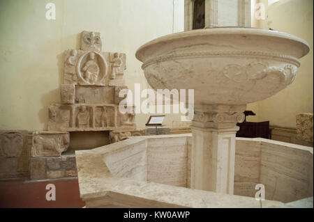 Neoklassische Concattedrale di San Salvatore (Co - Kathedrale der Heiligen Retter) in Montalcino, Toskana, Italien. 2. August 2016 © wojciech Strozyk/Alamy Sto Stockfoto