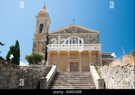 Neoklassische Concattedrale di San Salvatore (Co - Kathedrale der Heiligen Retter) in Montalcino, Toskana, Italien. 2. August 2016 © wojciech Strozyk/Alamy Sto Stockfoto