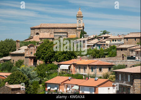 Neoklassische Concattedrale di San Salvatore (Co - Kathedrale der Heiligen Retter) in der historischen Altstadt in Montalcino, Toskana, Italien. 2. August 2016 © Wojci Stockfoto