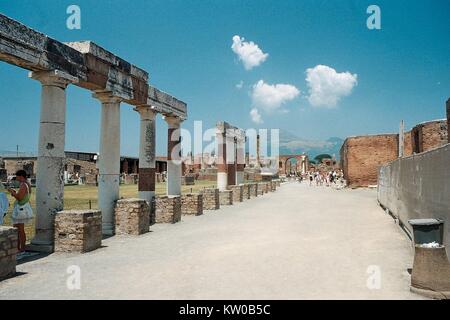 Alle, die Reste der einst blühenden Italienischen seeküste Stadt Pompeji nach dem Ausbruch des Mt. Vesuv im Jahr 79 N.CHR.. Stockfoto