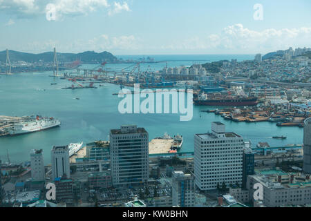 Luftaufnahme von Busan Busan City Tower. Busan, der früher als Pusan bekannt und jetzt offiziell in Busan Stockfoto
