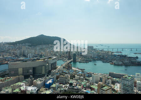 Luftaufnahme von Busan Busan City Tower. Busan, der früher als Pusan bekannt und jetzt offiziell in Busan Stockfoto