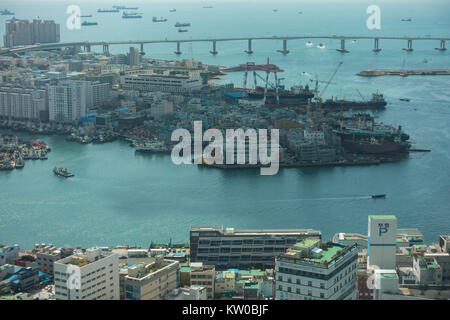 Luftaufnahme von Busan Busan City Tower. Busan, der früher als Pusan bekannt und jetzt offiziell in Busan Stockfoto