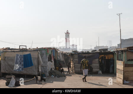 Jamestown Leuchtturm, "Christus der König der Könige der Schule" in Jamestown Fischerdorf, Jamestown, Accra, Ghana Stockfoto