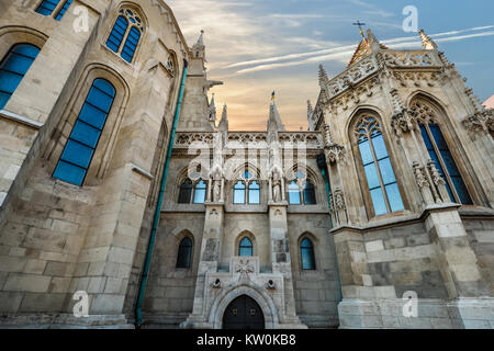 Matthias Kirche, eine römisch-katholische Kirche im gotischen Stil in der Budaer Burg in Budapest, Ungarn, liegt, Stockfoto
