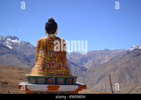 Buddha Statue, die über den Himalaya, Langza, Himachal Pradesh Stockfoto