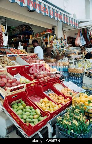 Italienische produzieren stehen typisch für viele in Italien Stockfoto