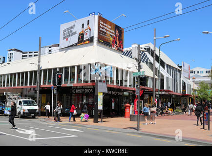 Blick über Manieren Street im Zentrum von Wellington, Neuseeland und die Suche nach verkehrsberuhigten Teil der Cuba Street auf der rechten Seite der Fotografie. Stockfoto