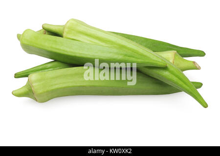 Frische grüne Okra auf weißem Hintergrund Stockfoto