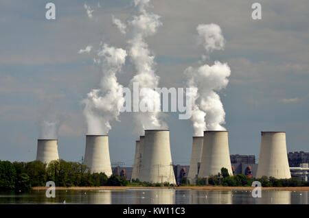 Braunkohlekraftwerk, niedrige lauwarm Sitz, braun Kohlekraftwerk J?nschwalde, Braunkohlenkraftwerk, Niederlausitz, Braunkohlekraftwerk Jäns Stockfoto