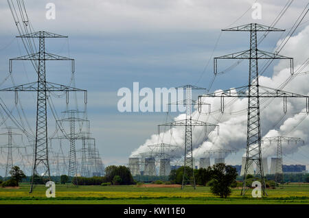 Braunkohlekraftwerk, niedrige lauwarm Sitz, braun Kohlekraftwerk J?nschwalde, Braunkohlenkraftwerk, Niederlausitz, Braunkohlekraftwerk Jäns Stockfoto