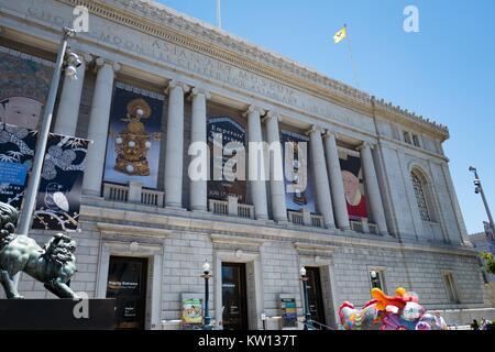 Fassade des Museum für Asiatische Kunst im Civic Center in San Francisco, Kalifornien, 2016. Stockfoto