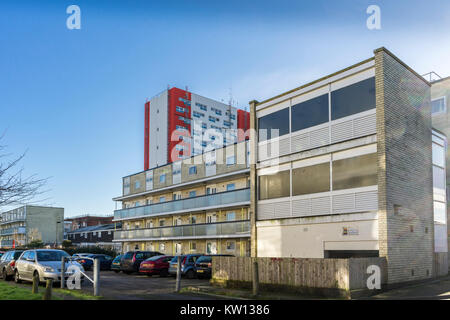 Gebäude in einem Rat Immobilien in Golden Grove Wohnsiedlung Dezember 2017, Northam, Southampton, England, Großbritannien Stockfoto