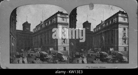 Ein stereograph zeigen einen Teil des Alexander Hamilton US-Custom House zusammen mit umliegenden baut, Autos und Menschen, das Gebäude zwischen 1902 und 1907 wurde die Pflicht, Sammlungen für den Hafen von New York zu handhaben, es gilt als ein Meisterwerk des Beaux-Arts Stil, New York City, New York, 1890. Von der New York Public Library. Stockfoto