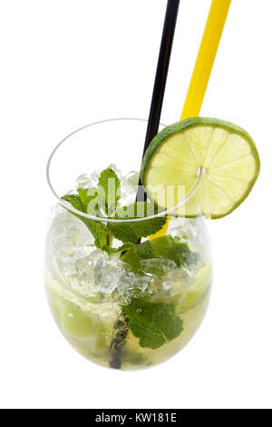 Mojito Cocktail isoliert auf weißem Hintergrund Stockfoto