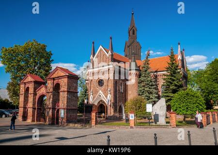 Die gotische Kirche des Heiligen Apostels Andreas. Konin, Woiwodschaft Großpolen, Polen. Stockfoto