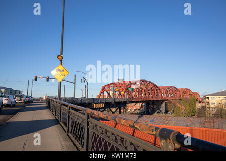 Portland, US-Dec 21, 2017: Der Broadway Bridge in der Innenstadt von Portland, ODER Stockfoto