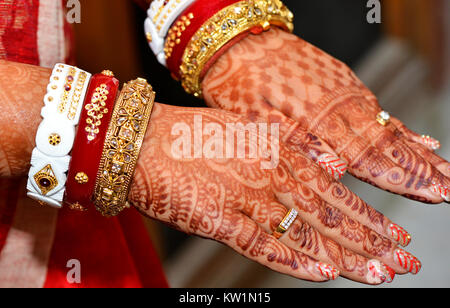 Bild der menschlichen Hand mit Henna Tätowierung dekoriert, Mehendi Stockfoto
