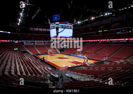 Madison, WI, USA. 27 Dez, 2017. Ein Schuß des Rechnungshofs vor dem NCAA Basketball Spiel zwischen den Chicago State Cougars und die Wisconsin Badgers in der Kohl Center in Madison, WI. Wisconsin besiegt Chicago Zustand 82-70. John Fisher/CSM/Alamy leben Nachrichten Stockfoto